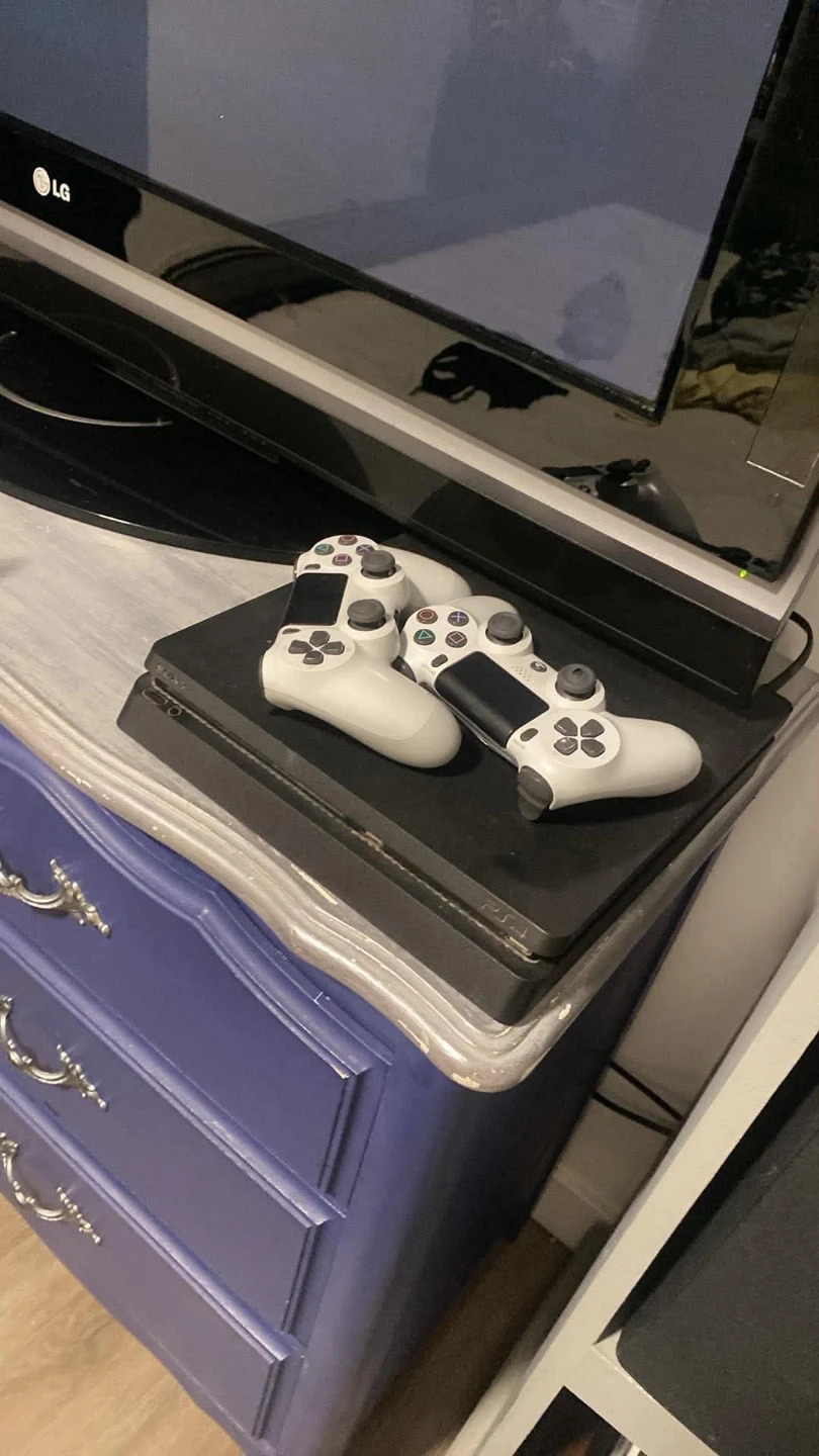 Sony PlayStation 4 (PS4) Slim Console - photo 2