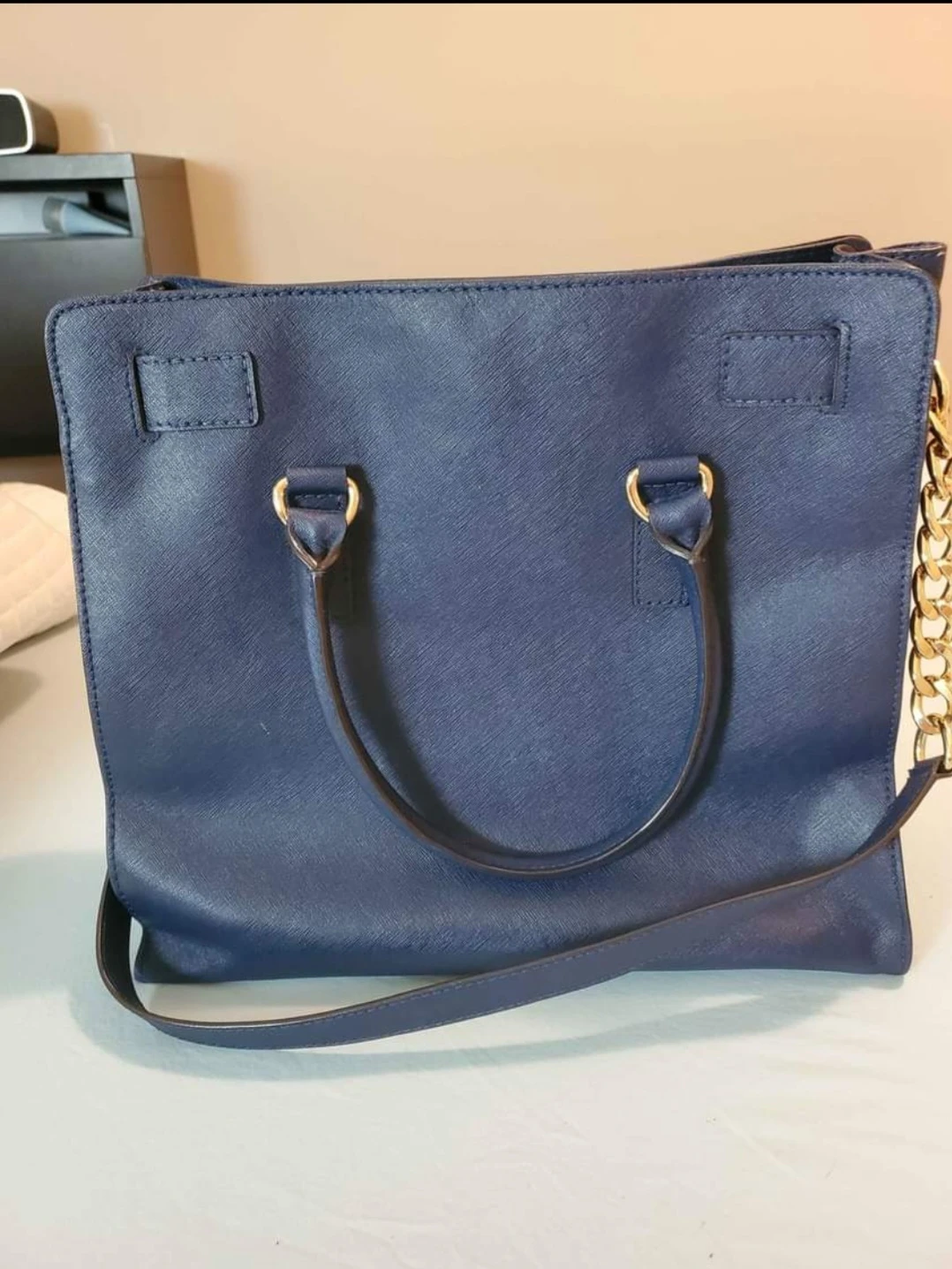 Michael Kors Navy Tote with Gold Hardware Michael Kors - photo 2