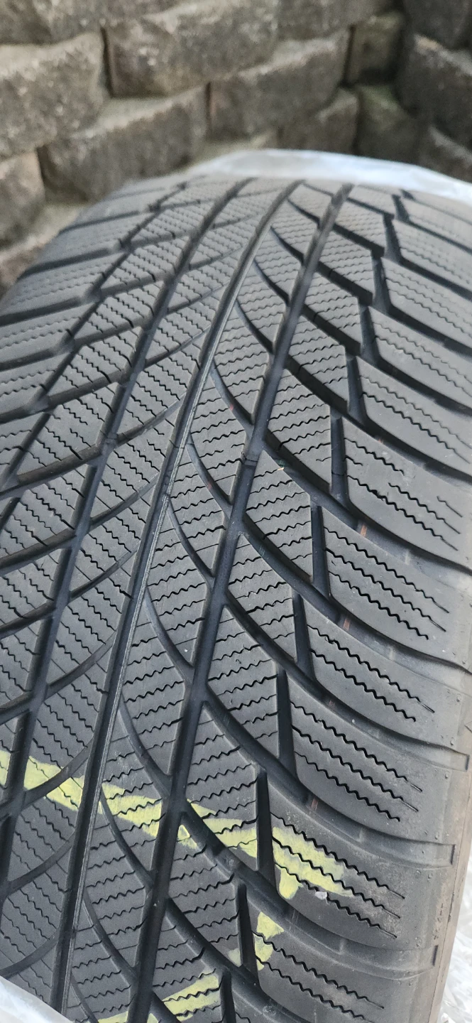 Bridgestone Blizzak 225/50R18 Snow Tires (Set of 4) - photo 3