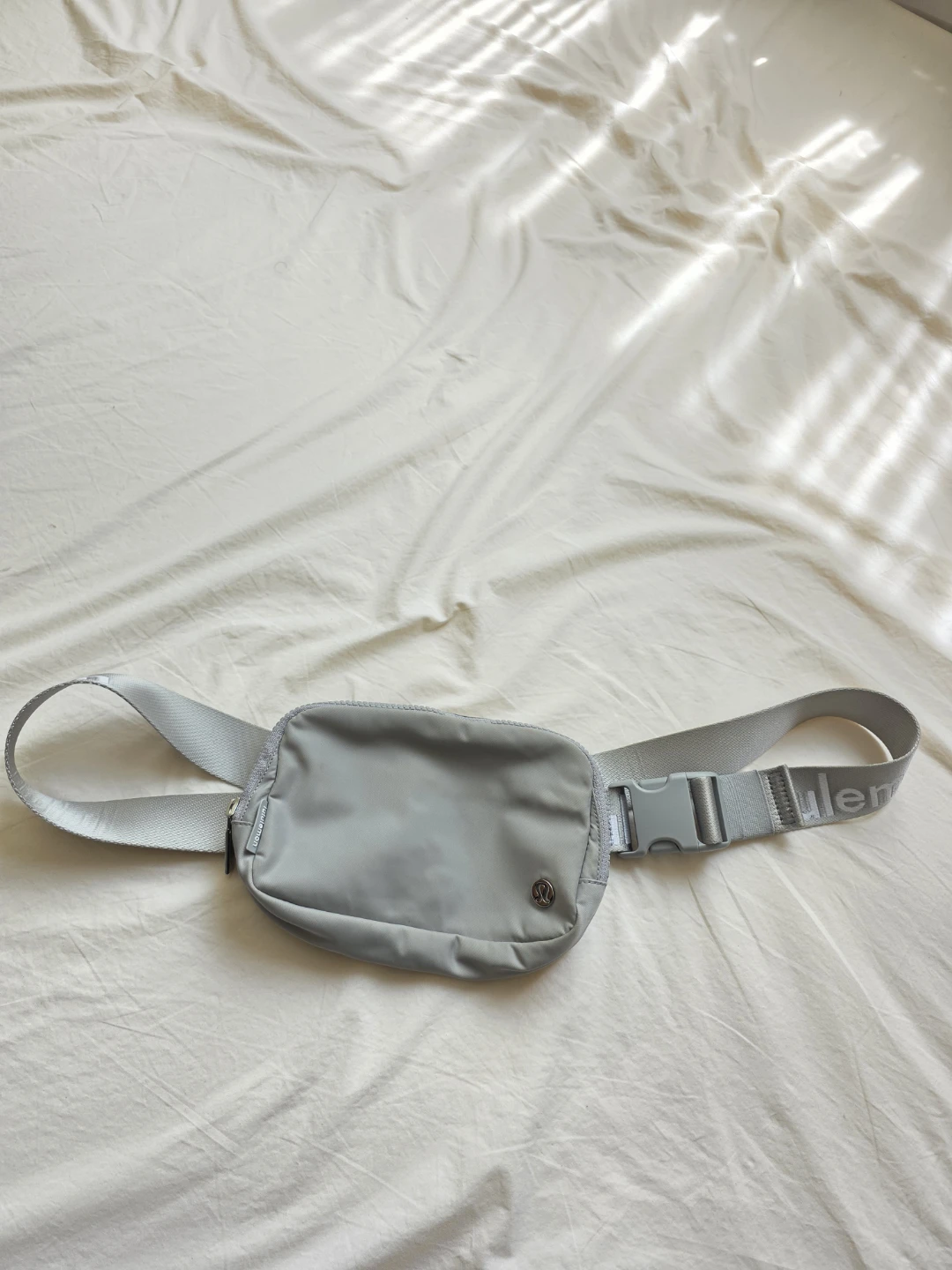 Lululemon Everywhere Belt Bag - Light Grey - photo 2