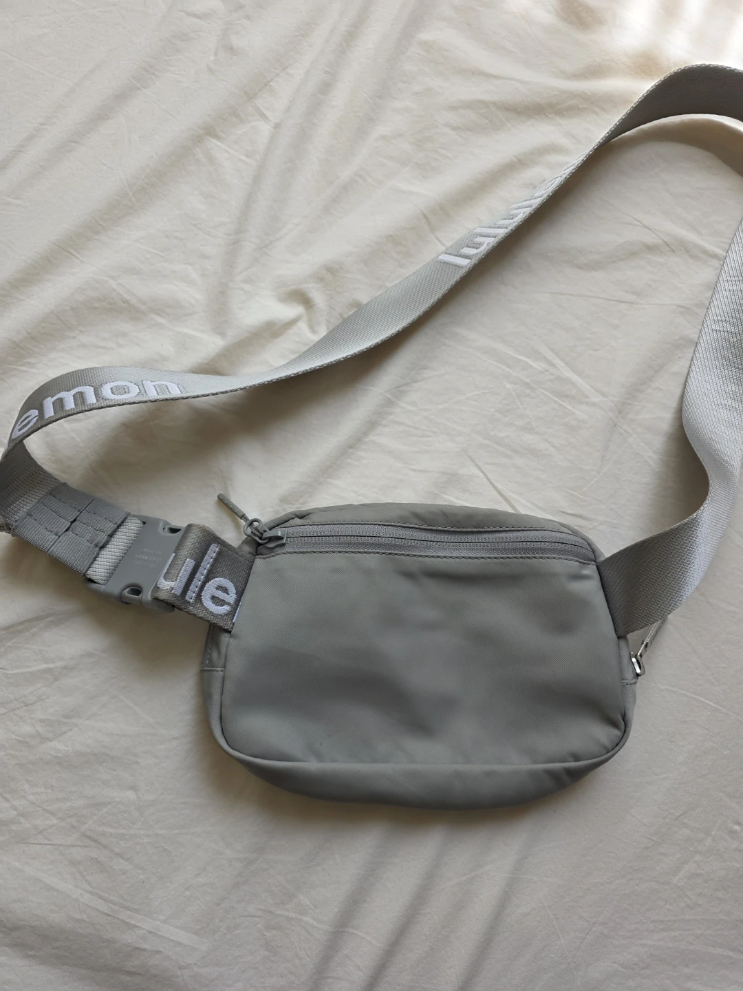 Lululemon Everywhere Belt Bag - Light Grey - photo 5