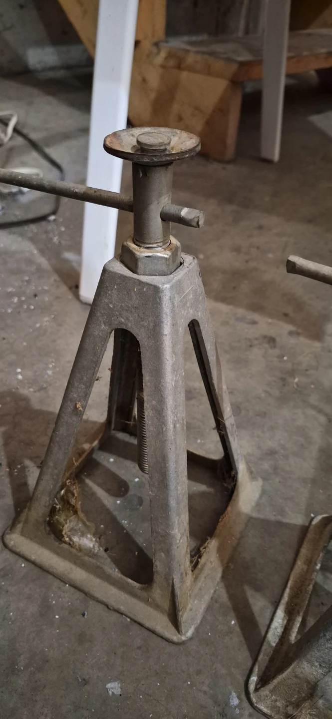 Jack stands - photo 2
