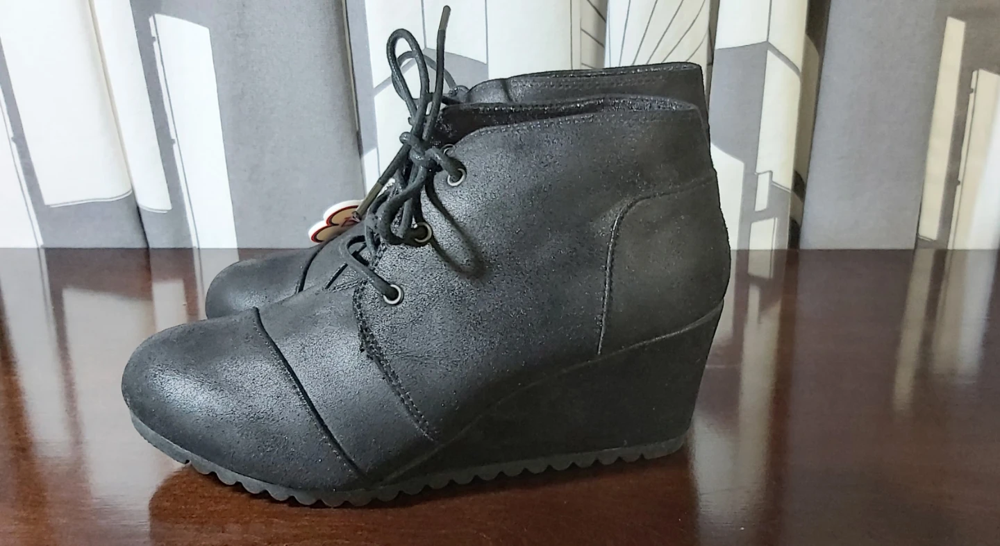 🥾 Brand New Skechers BOBS for Dogs Women's Wedge Boots Size 7 🖤 - photo 4
