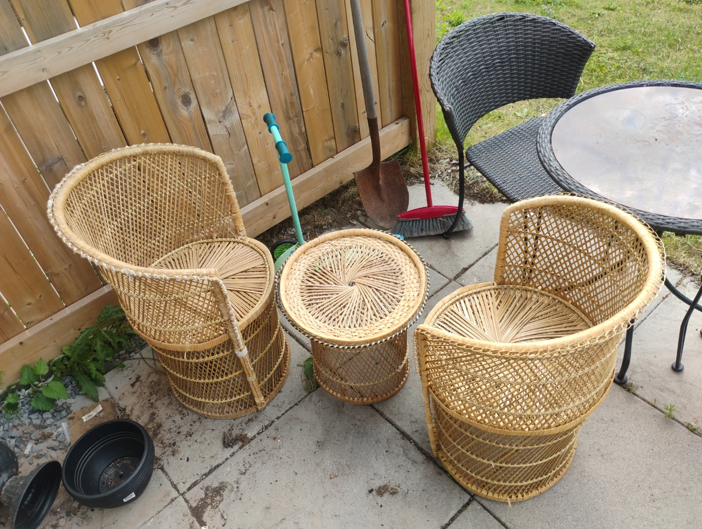 Wicker Peacock Chair and Side Table Set