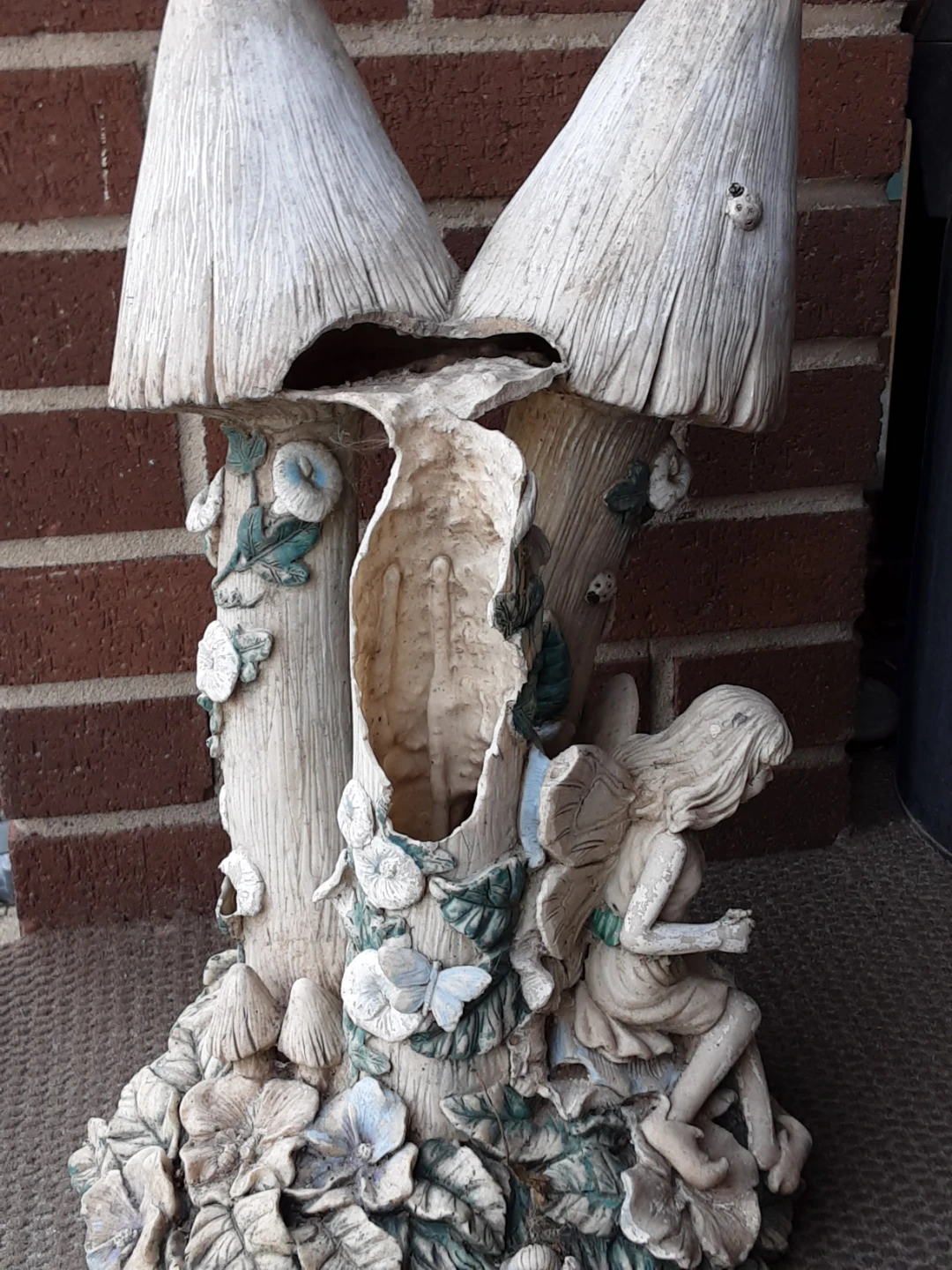 Fairy and Mushroom Garden Statue - photo 2
