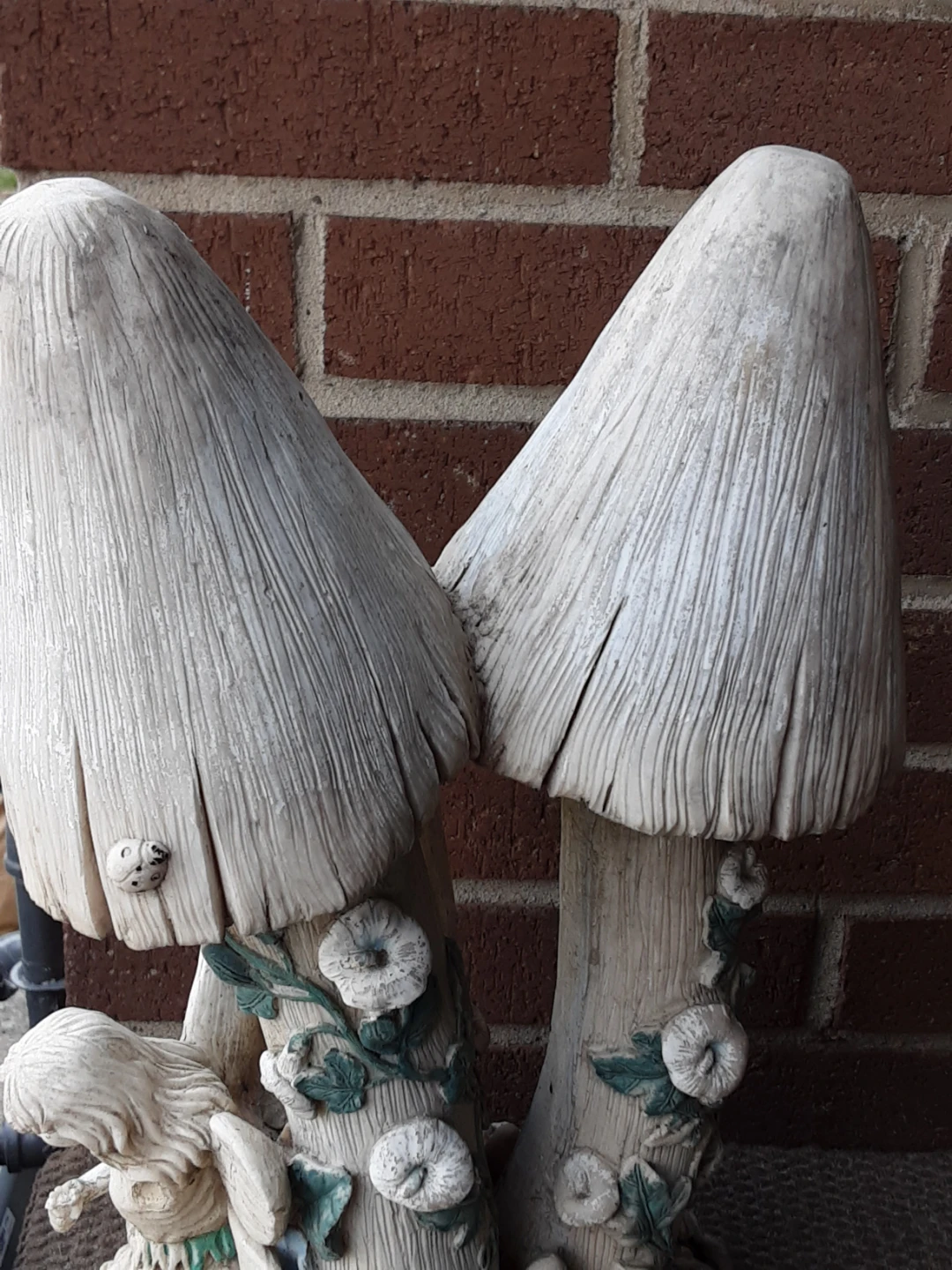 Fairy and Mushroom Garden Statue - photo 5