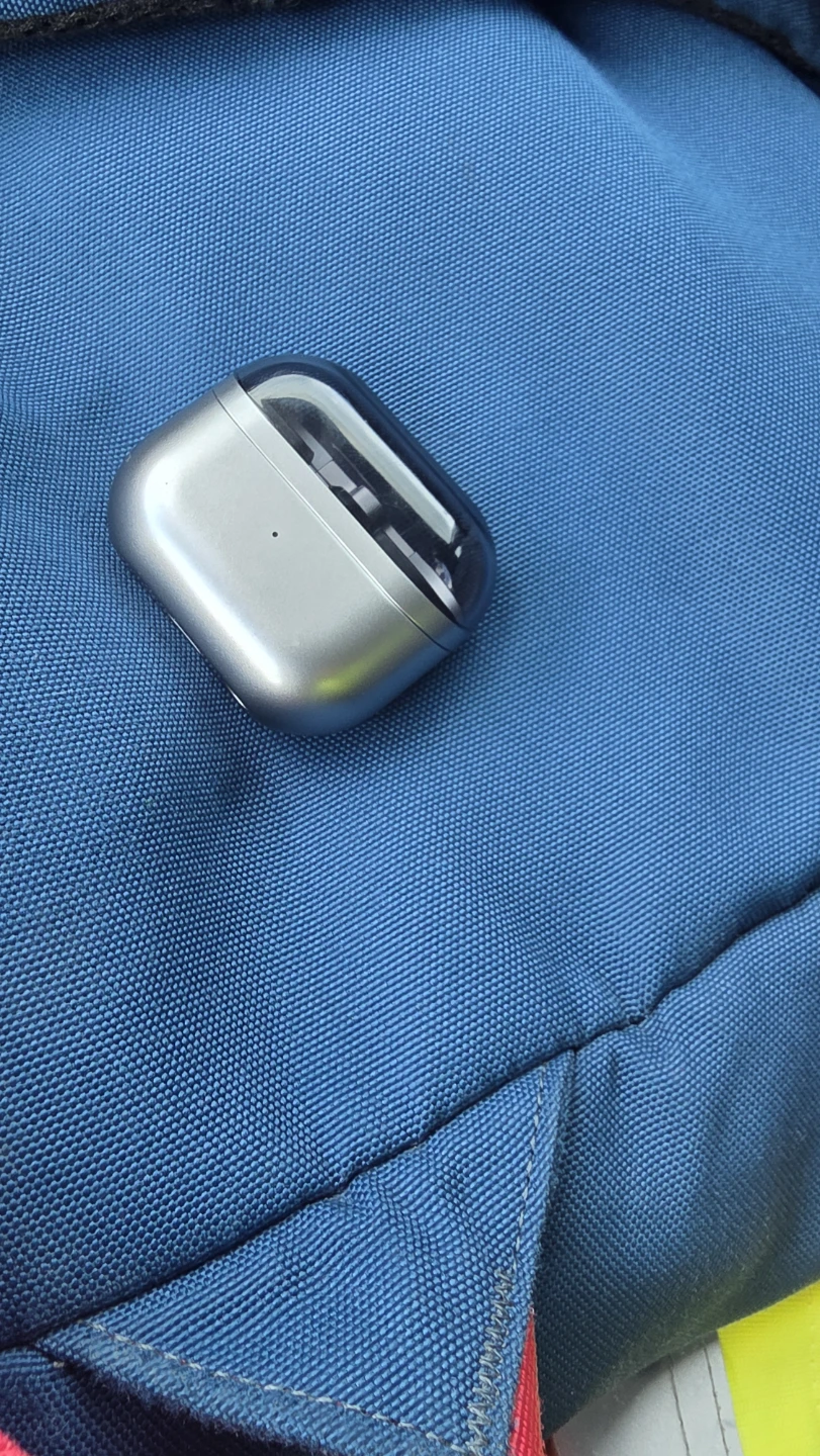 Samsung earbud 3 Wireless Charging Case - photo 2