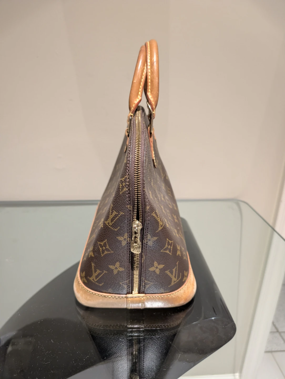 Louis Vuitton Monogram Alma Handbag - photo 4