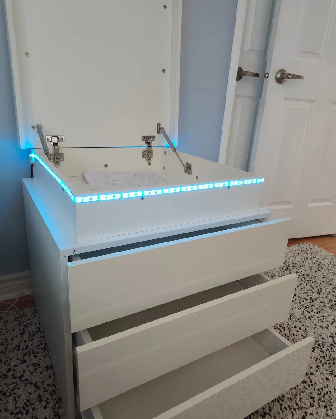 White 3-Drawer Nightstand with LED Lights - photo 3