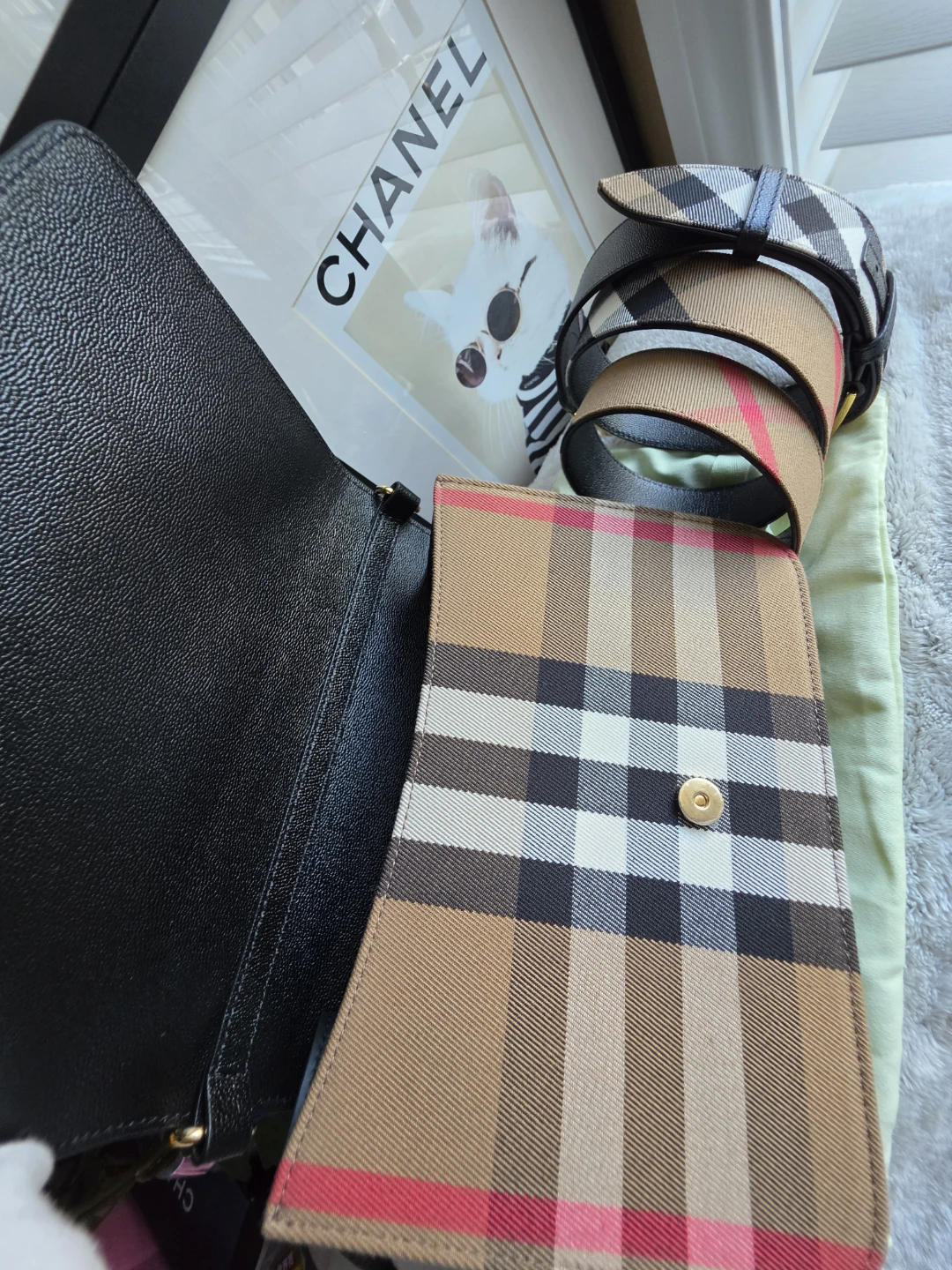 Burberry Mackford Small - photo 4