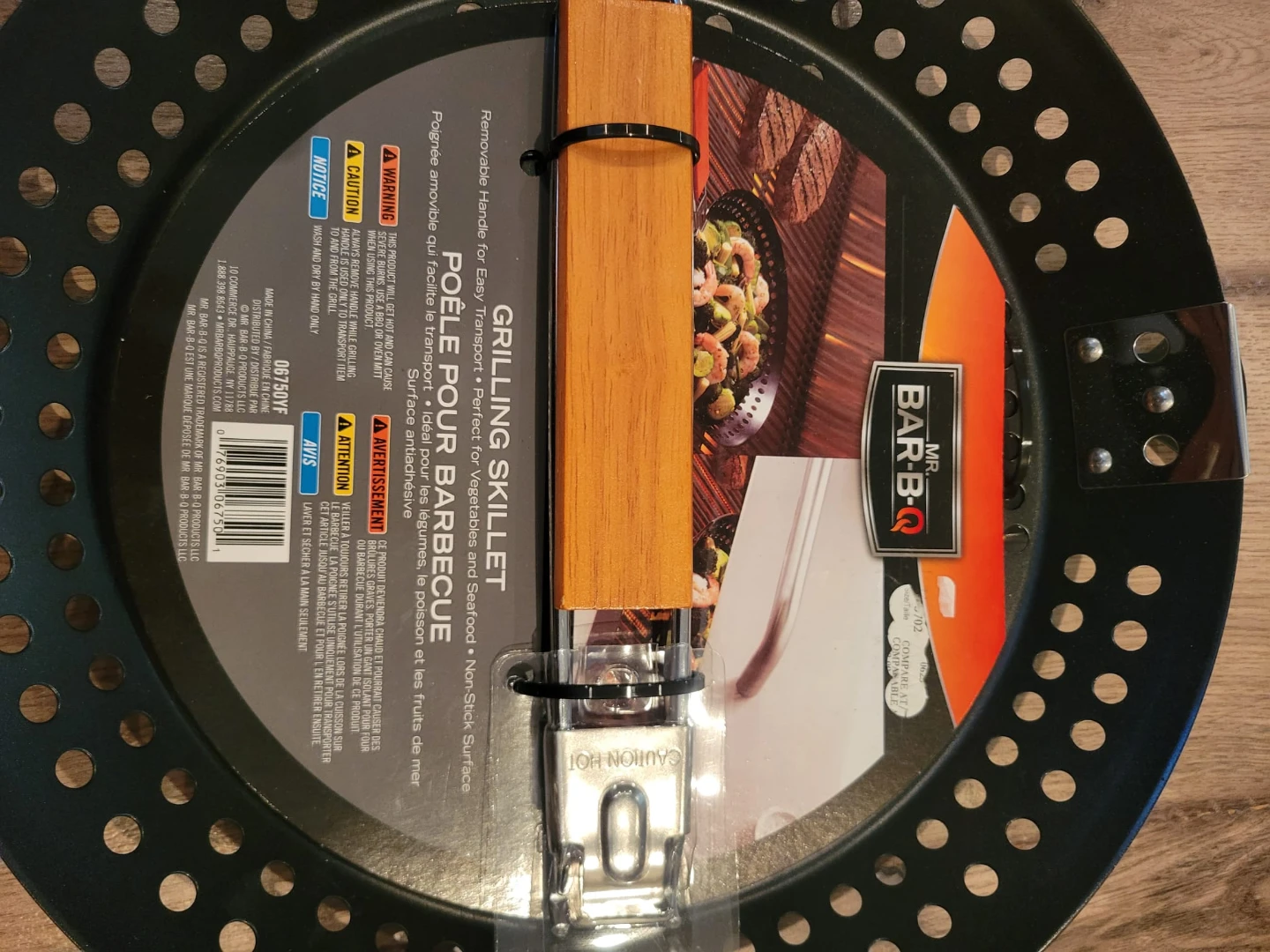 Mr. BBQ Grilling Skillet with Wooden Handle