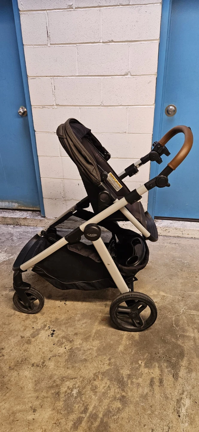 Graco Stroller with Car Seat Adapter - photo 2