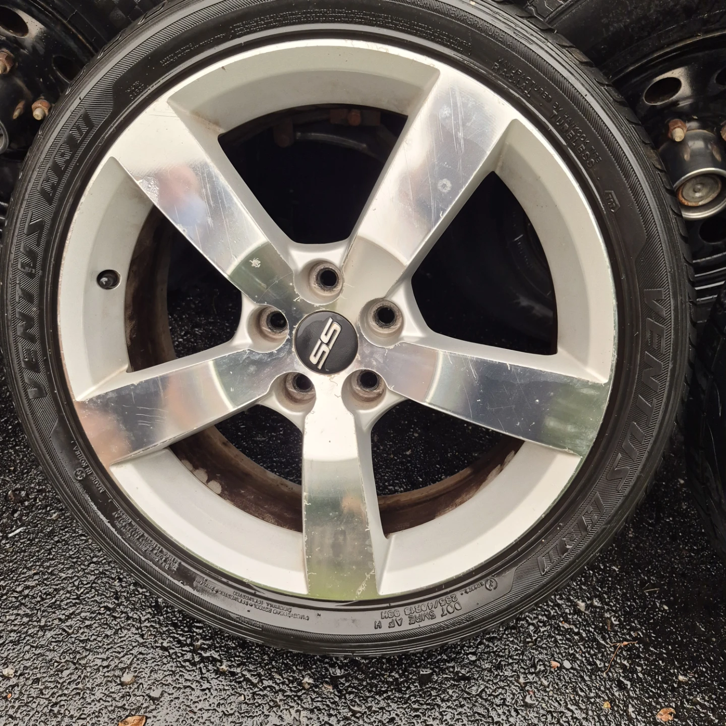 Camaro SS 18 inch Rims and Tires Set - photo 3