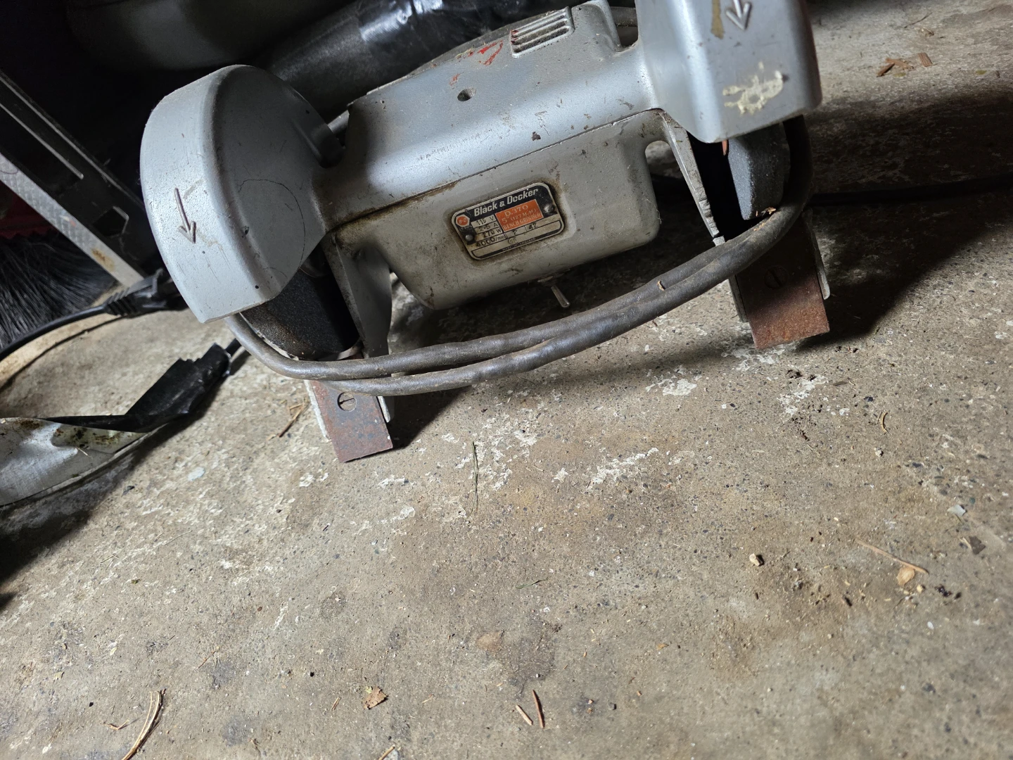 Black & Decker Bench Grinder - photo 2