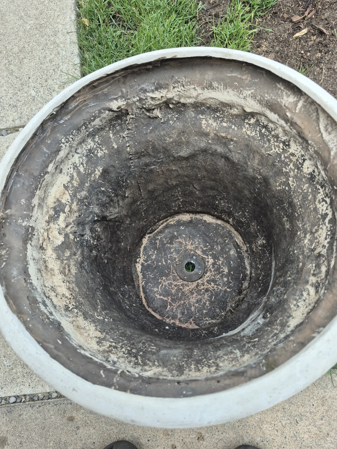 Nice Large Decorative Garden Planter Pot - photo 3