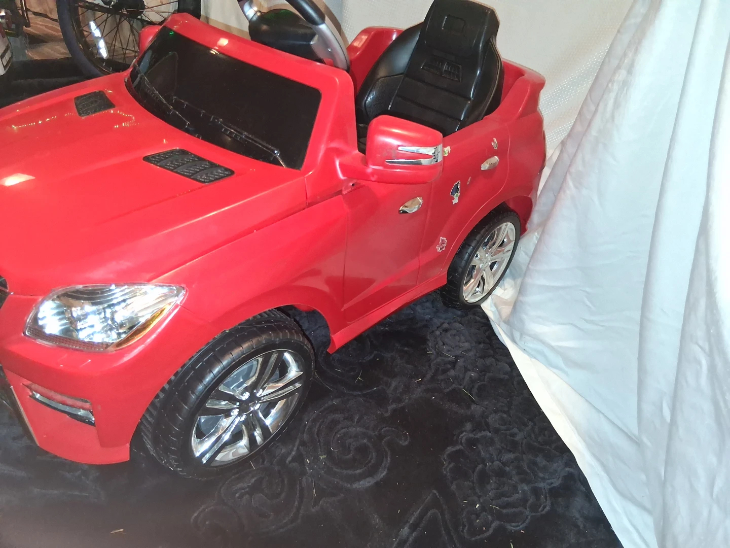 Red Mercedes-Benz ML350 Ride-On Toy Car - photo 3