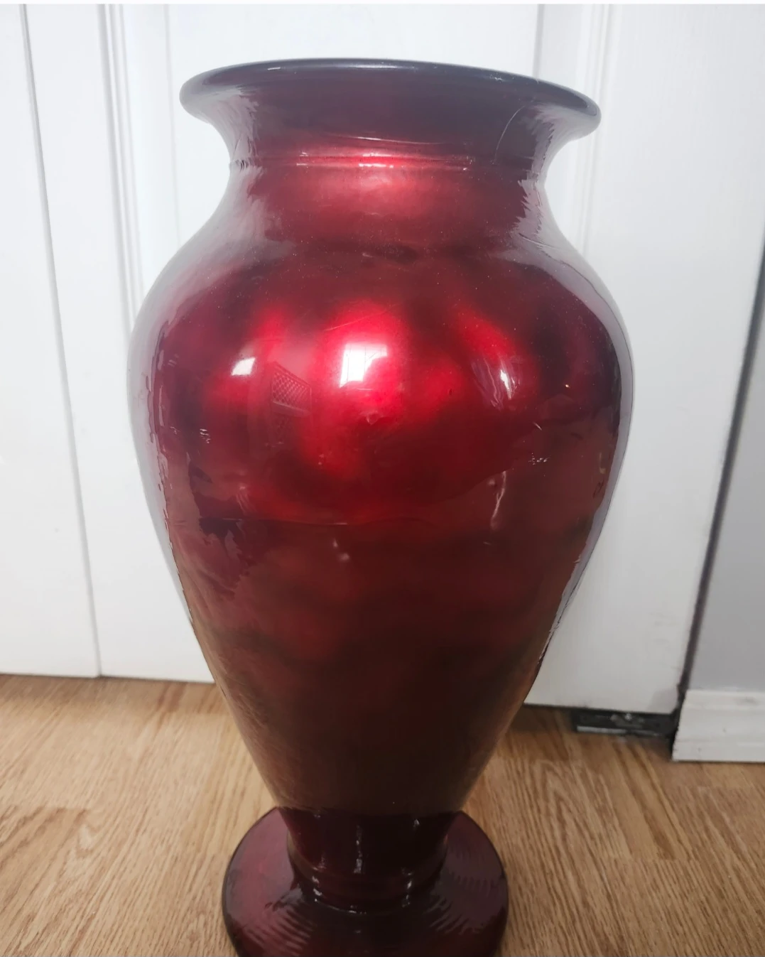 Heavy Glass Red Vase - photo 4