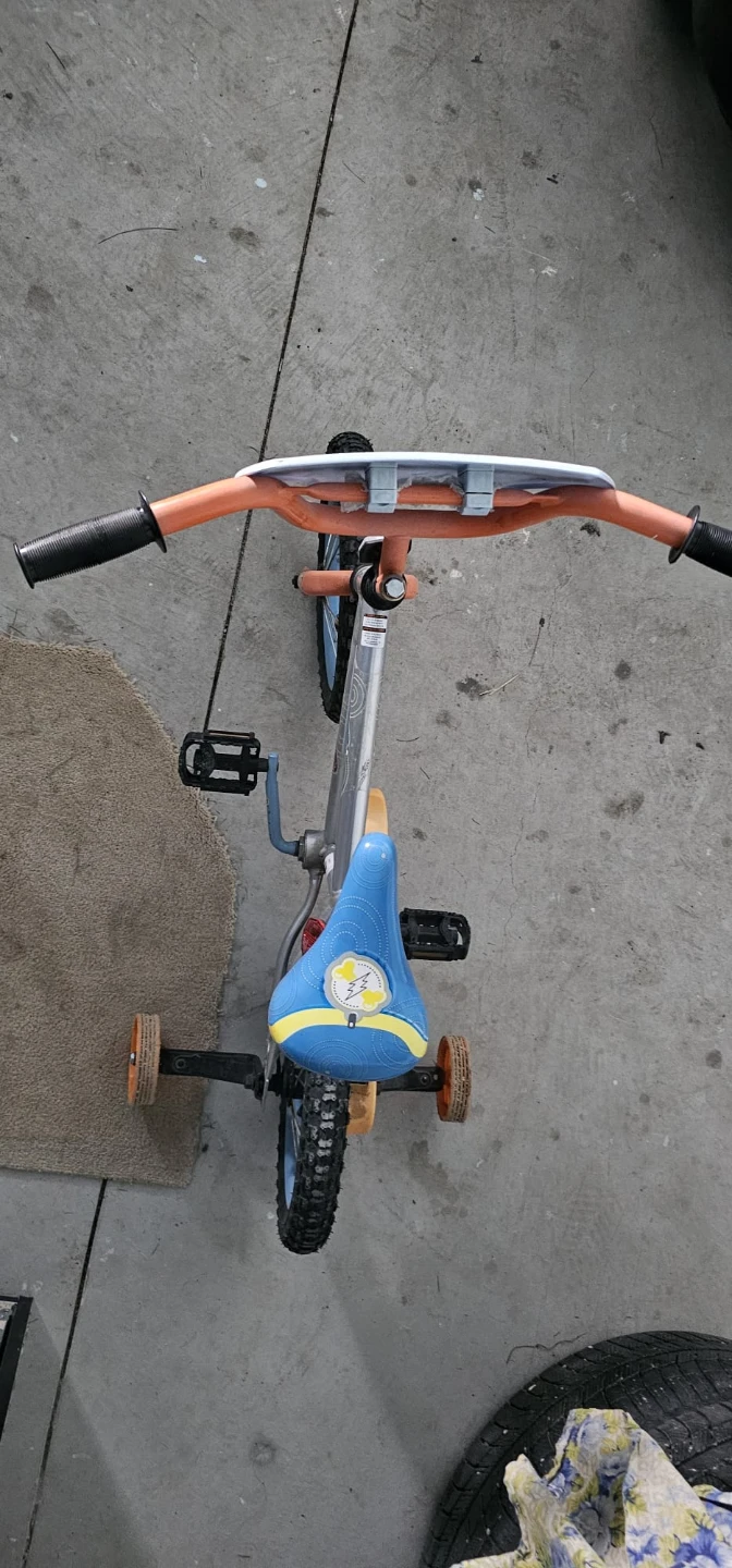 Kids Training Bike with Stabilizers - photo 2