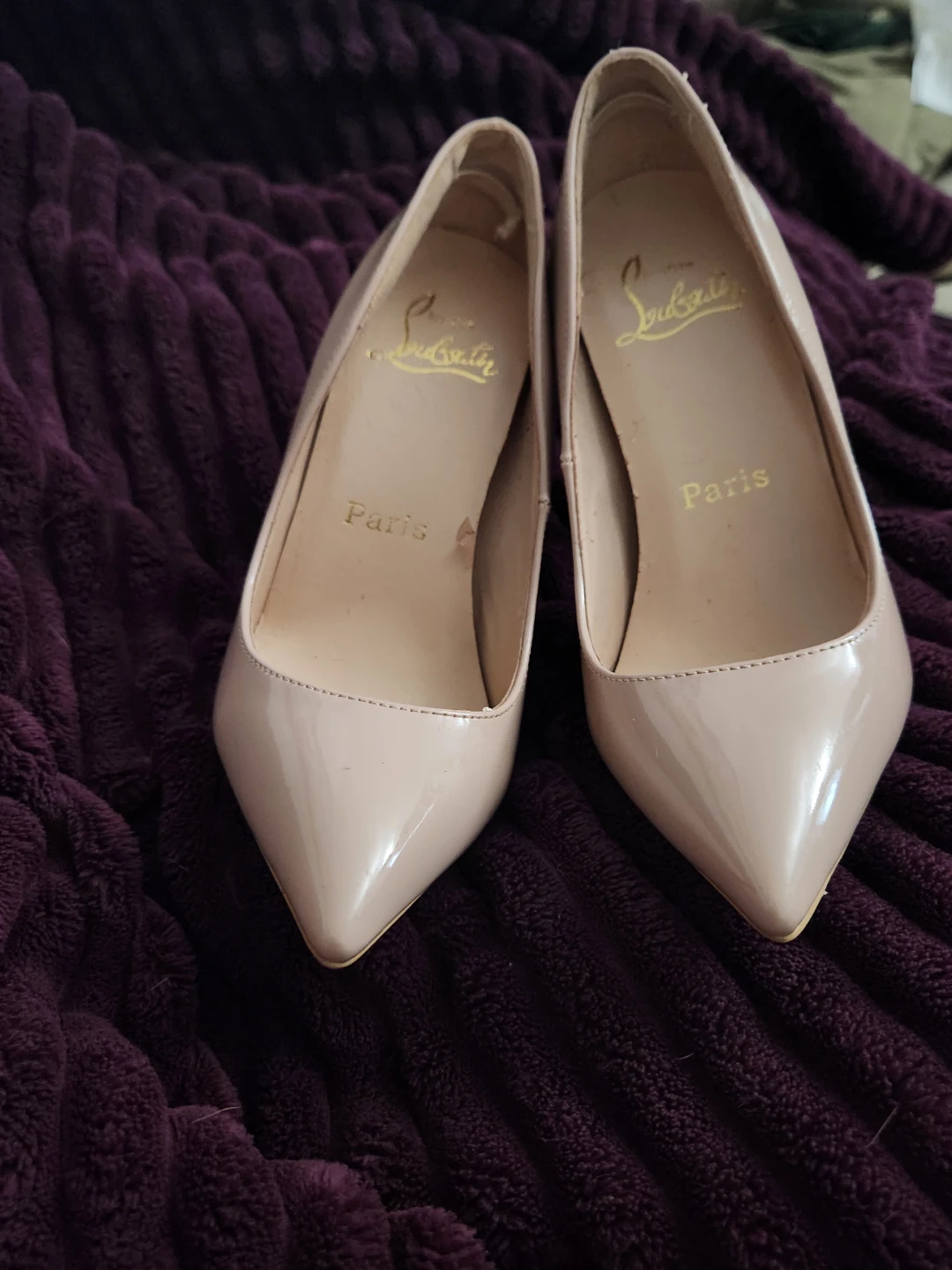 Christian Louboutin Beige Patent Leather Heels - photo 4
