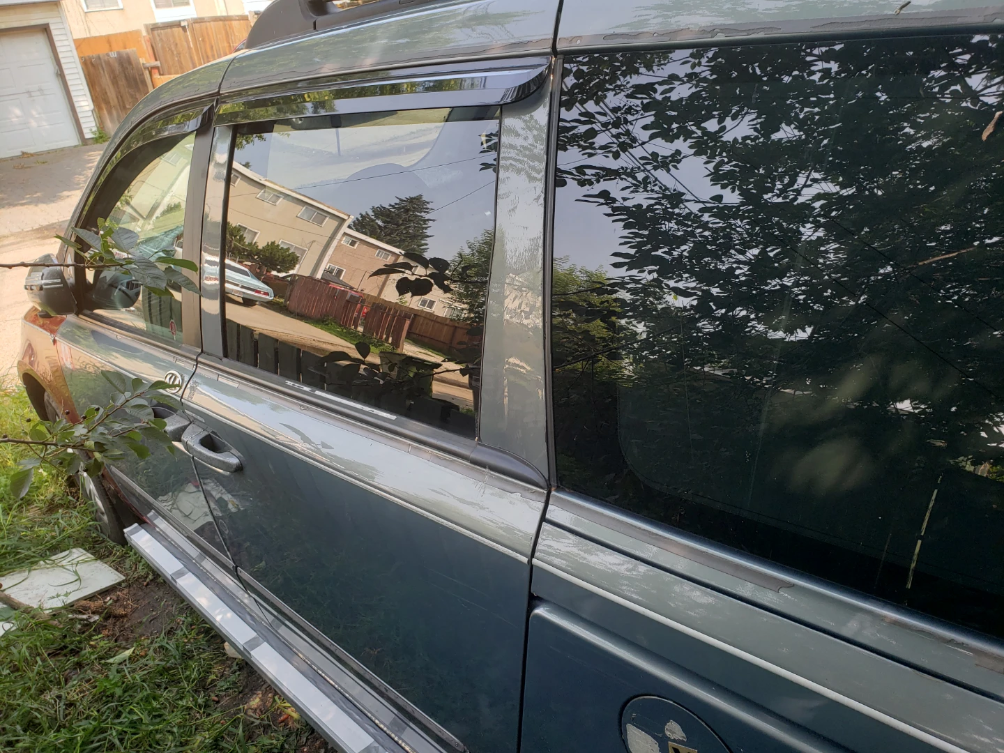 2008 Kia Sedona Van - For Parts - photo 3