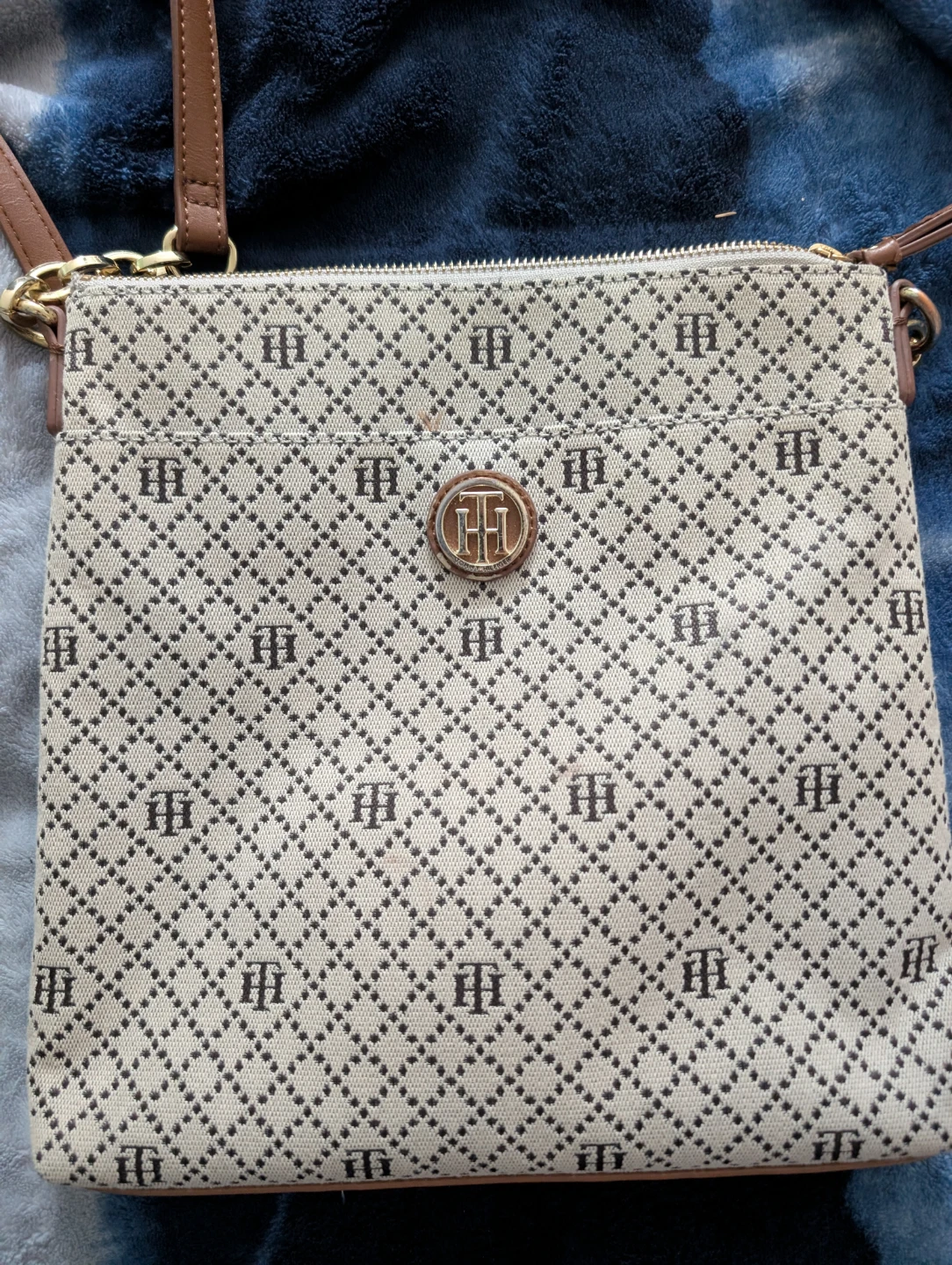 Tommy Hilfiger Crossbody Bag