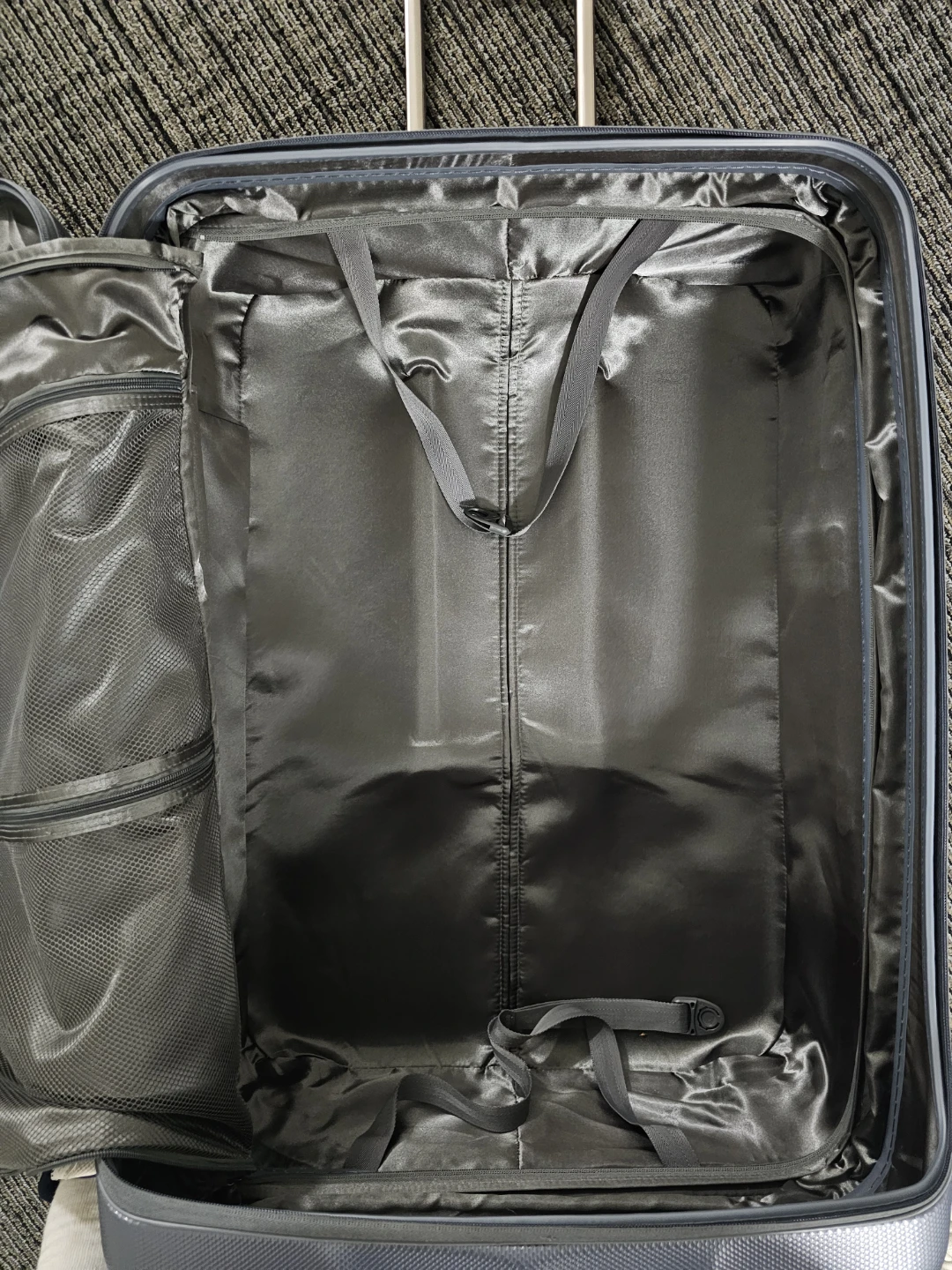 HEYS Executive 30 Inch Large Luggage - photo 5