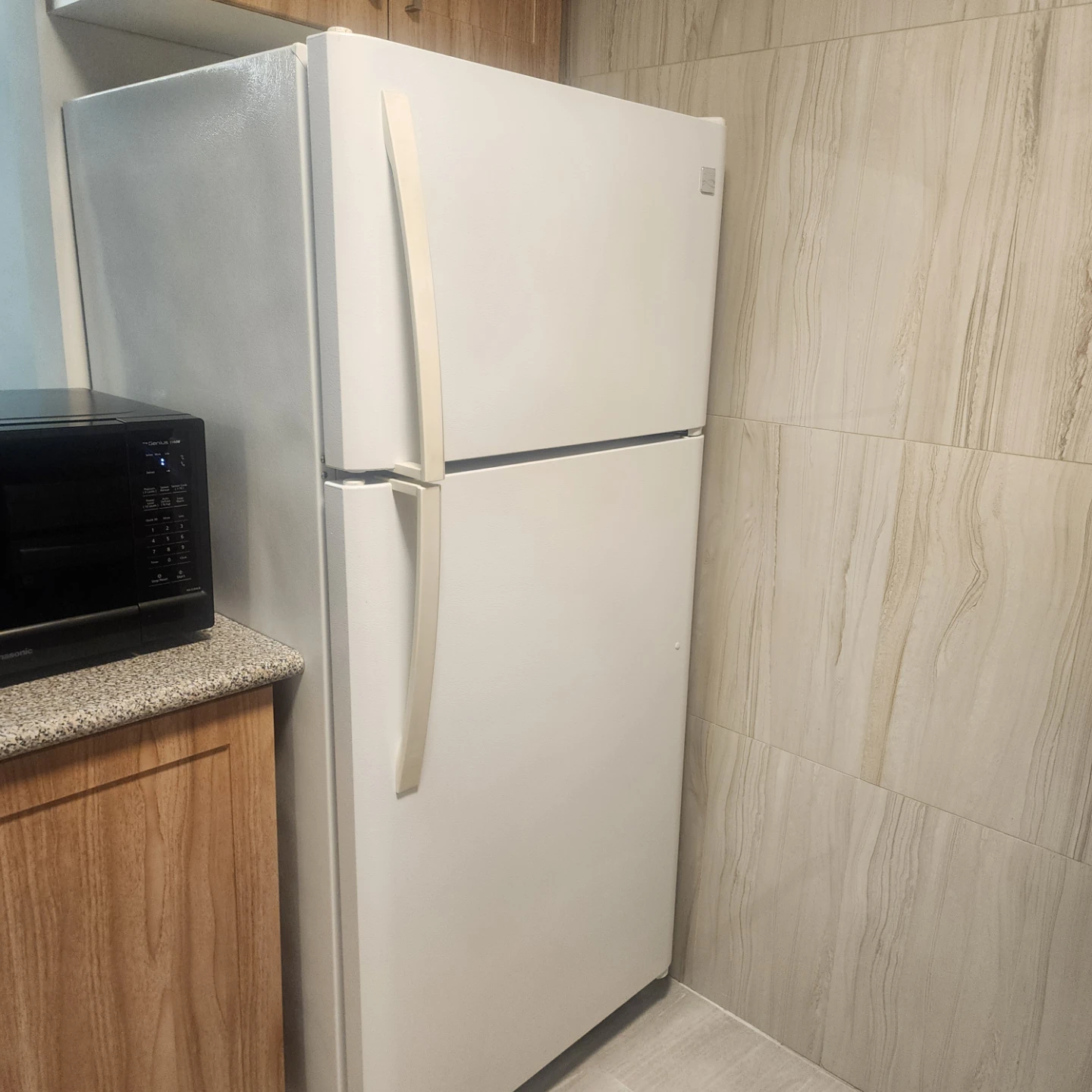 White Top-Freezer Refrigerator - photo 2