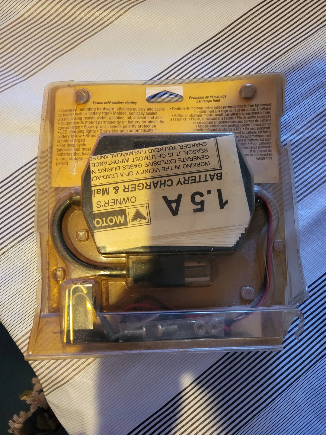 Motomaster Automatic Onboard Battery Charger/Maintainer 1.5A - photo 2