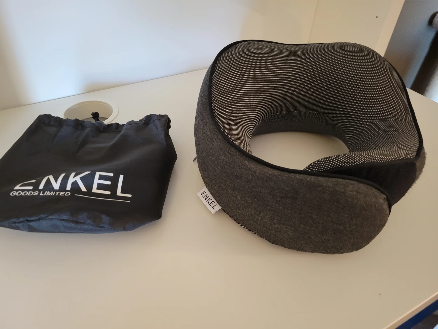 Neck support Pillows for Airplanes like new - photo 3