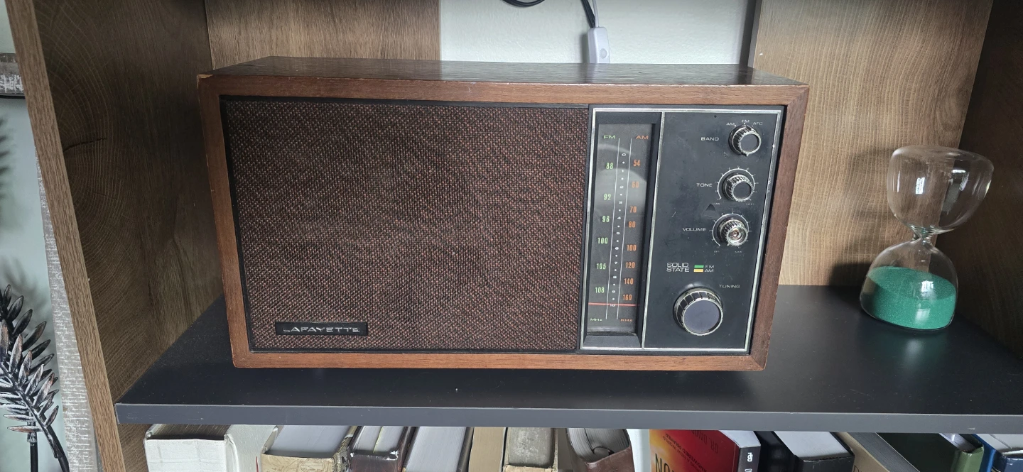 Vintage Lafayette Radio. Working Good - photo 2
