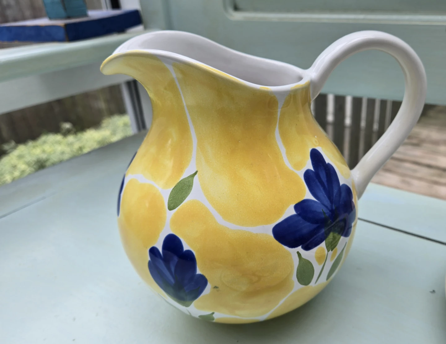 Various household items and decor - photo 5