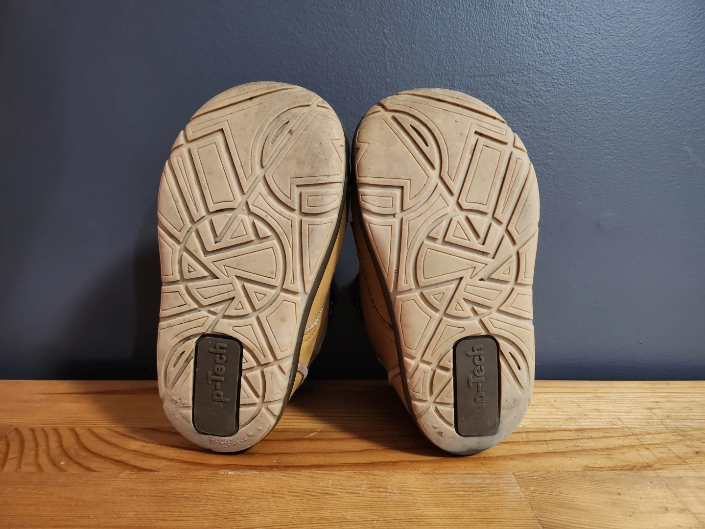 Toddlers Strap-on Leather boots- (Size 6) - photo 3
