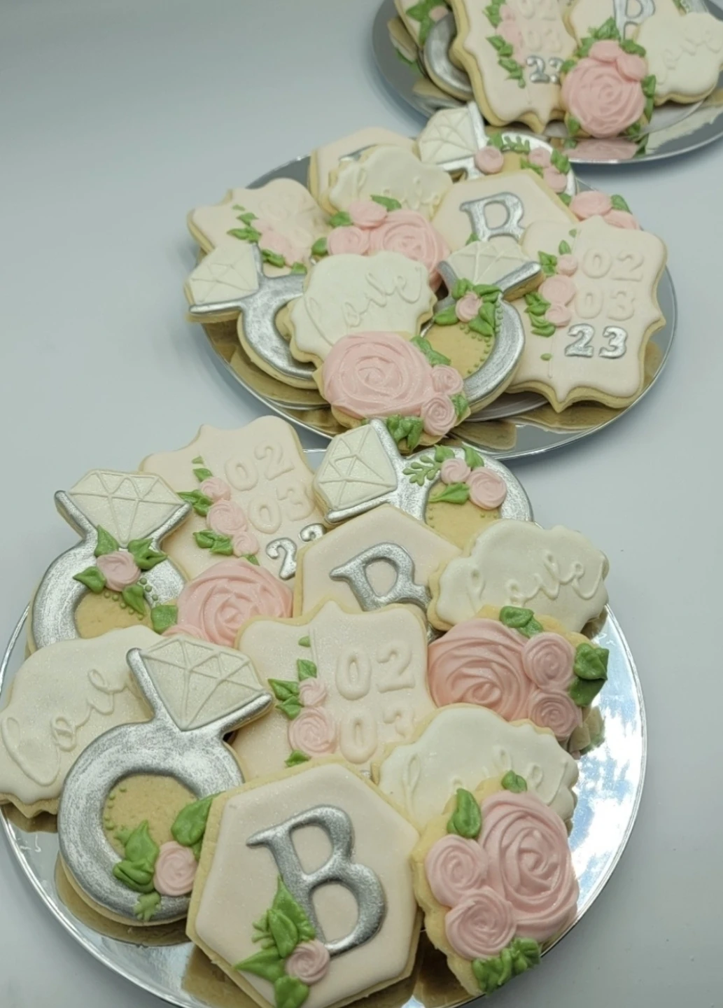 CUSTOM    Cakes  - Cookies   - Cupcakes - photo 3