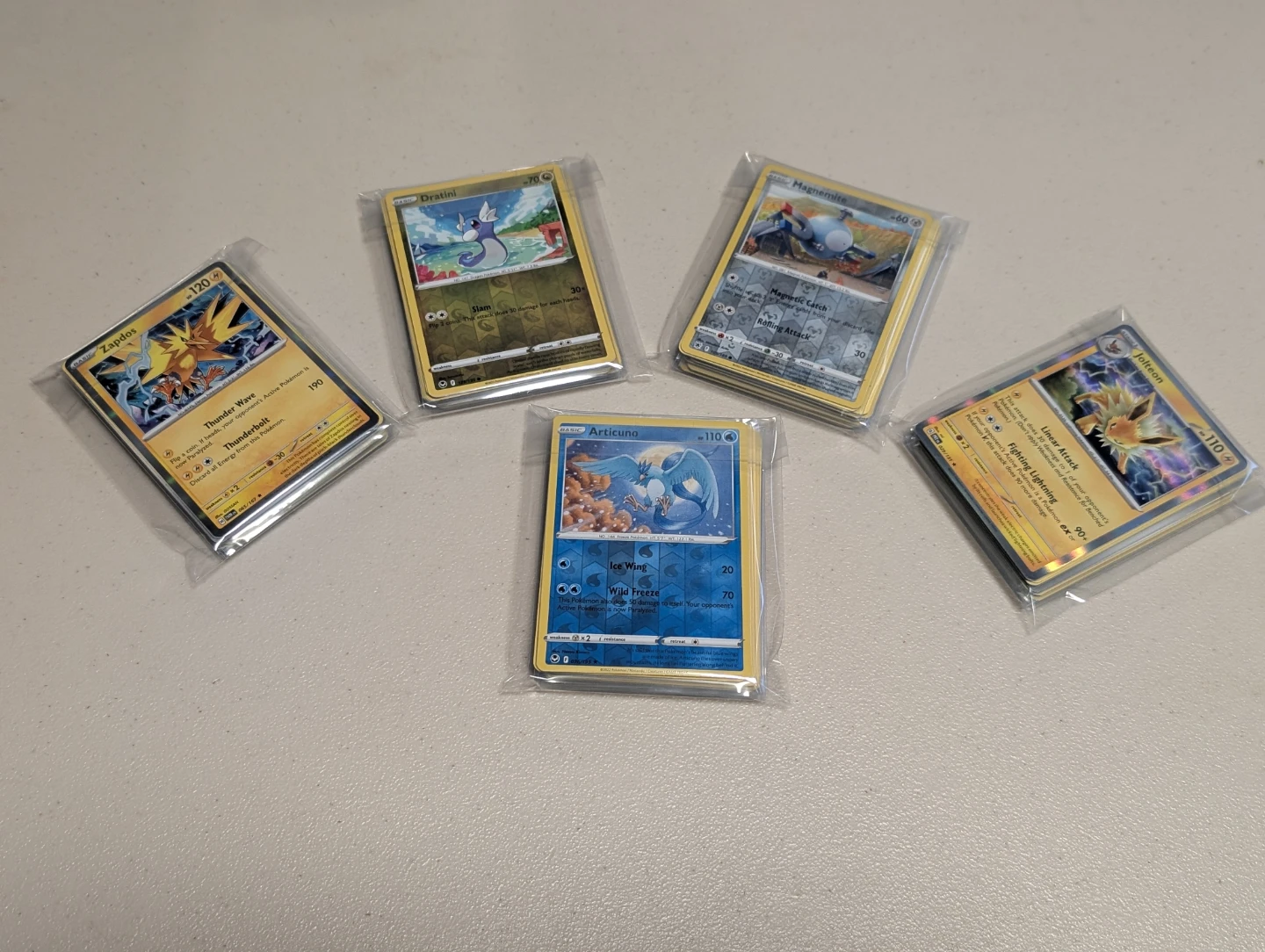 30 Assorted Pokemon Cards - 151 Exclusives
