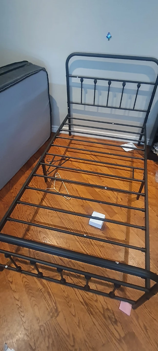 Detachable Queen size Metal Bed - photo 2