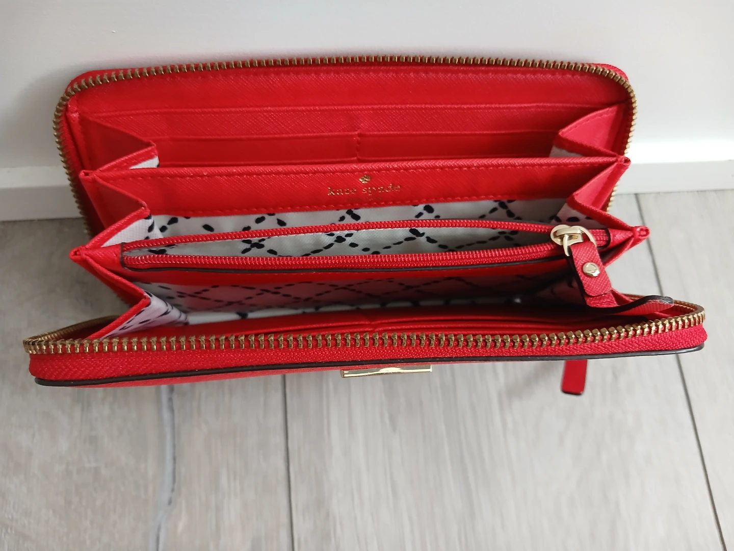 Kate Spade Red Zip Around Wallet - photo 3