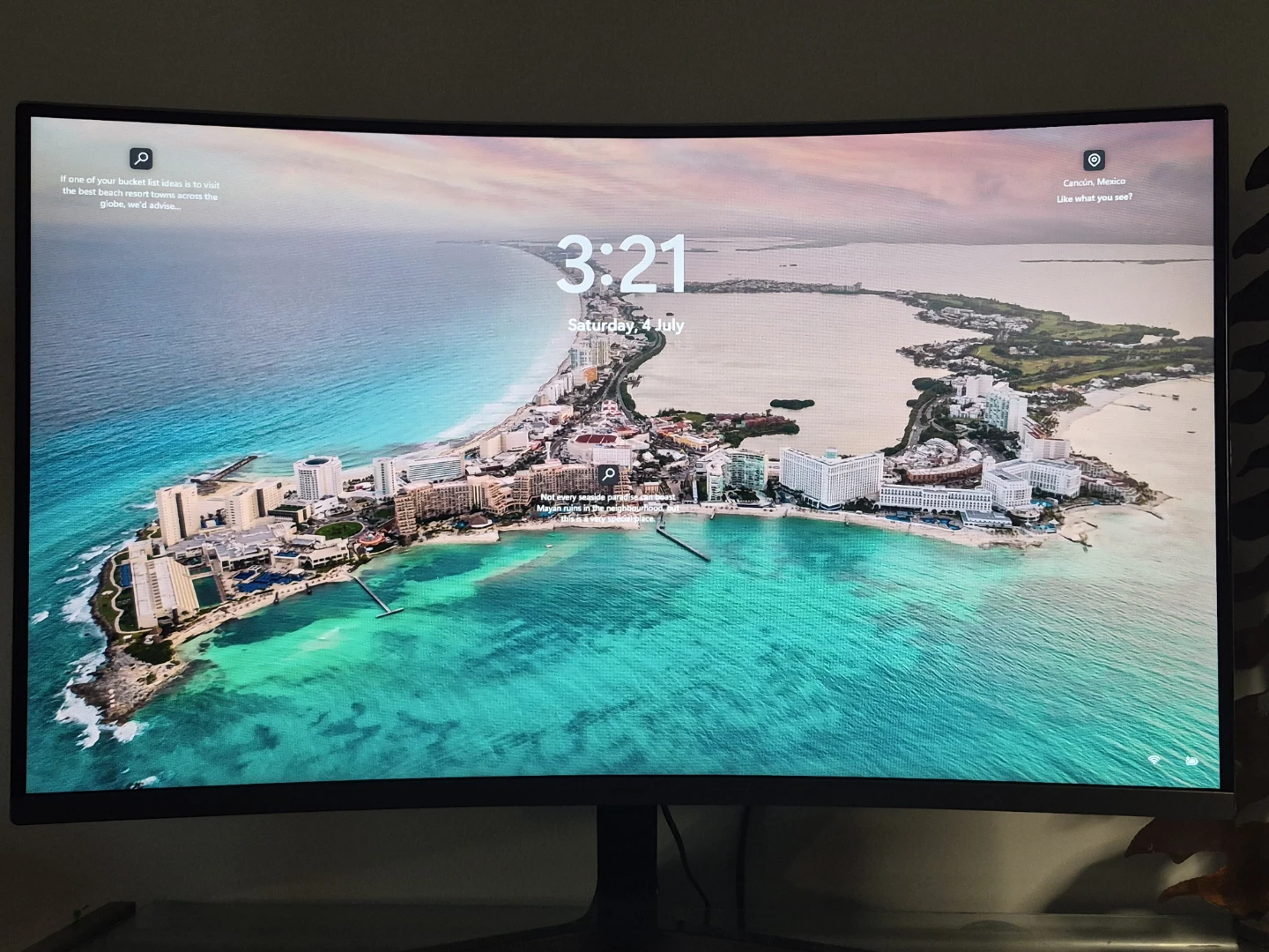 Samsung 32" Essential Monitor - photo 2