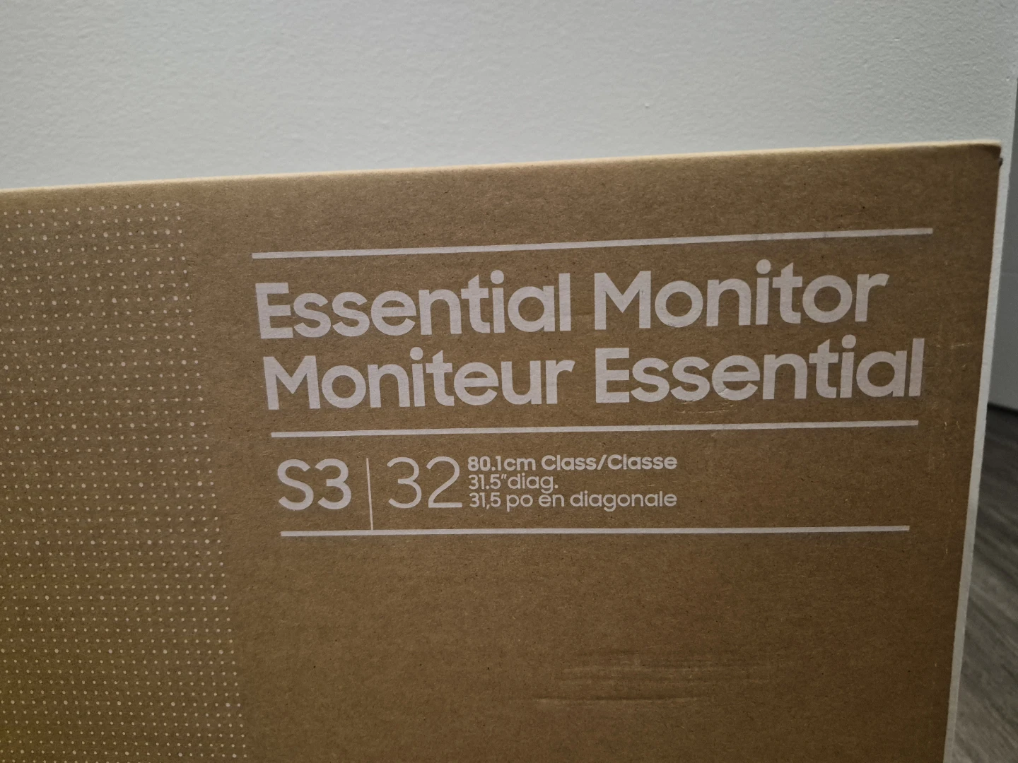 Samsung 32" Essential Monitor - photo 3