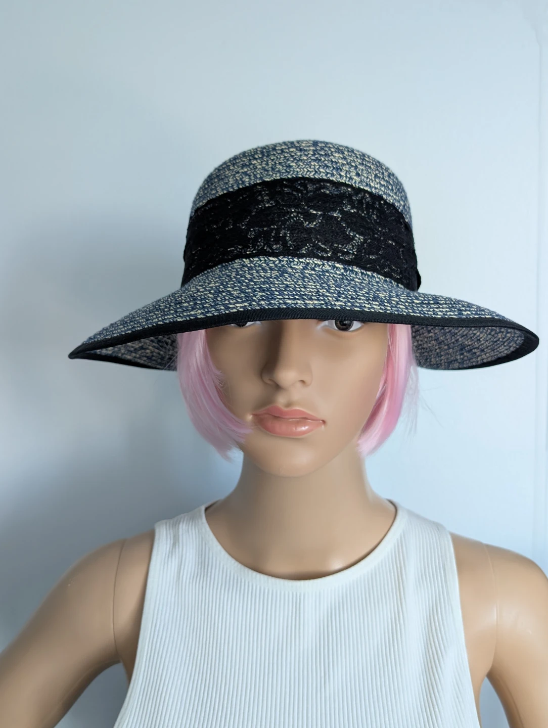 Women's Wide-Brimmed Sun Hat with Bow and Lace - photo 3
