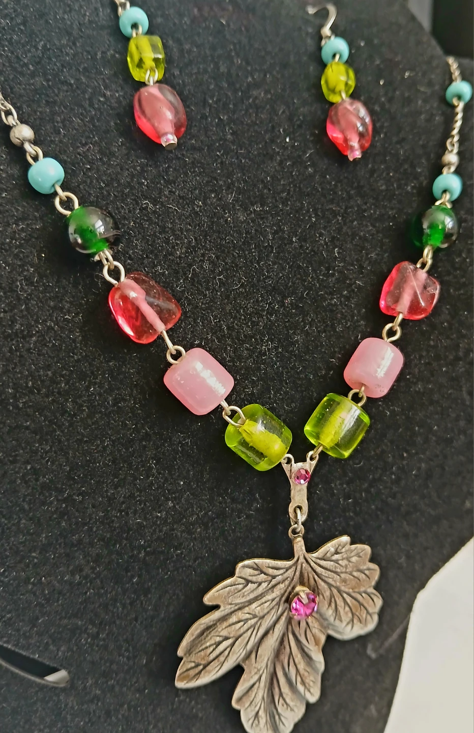 Leaf Pendant Necklace and Earring Set - photo 2