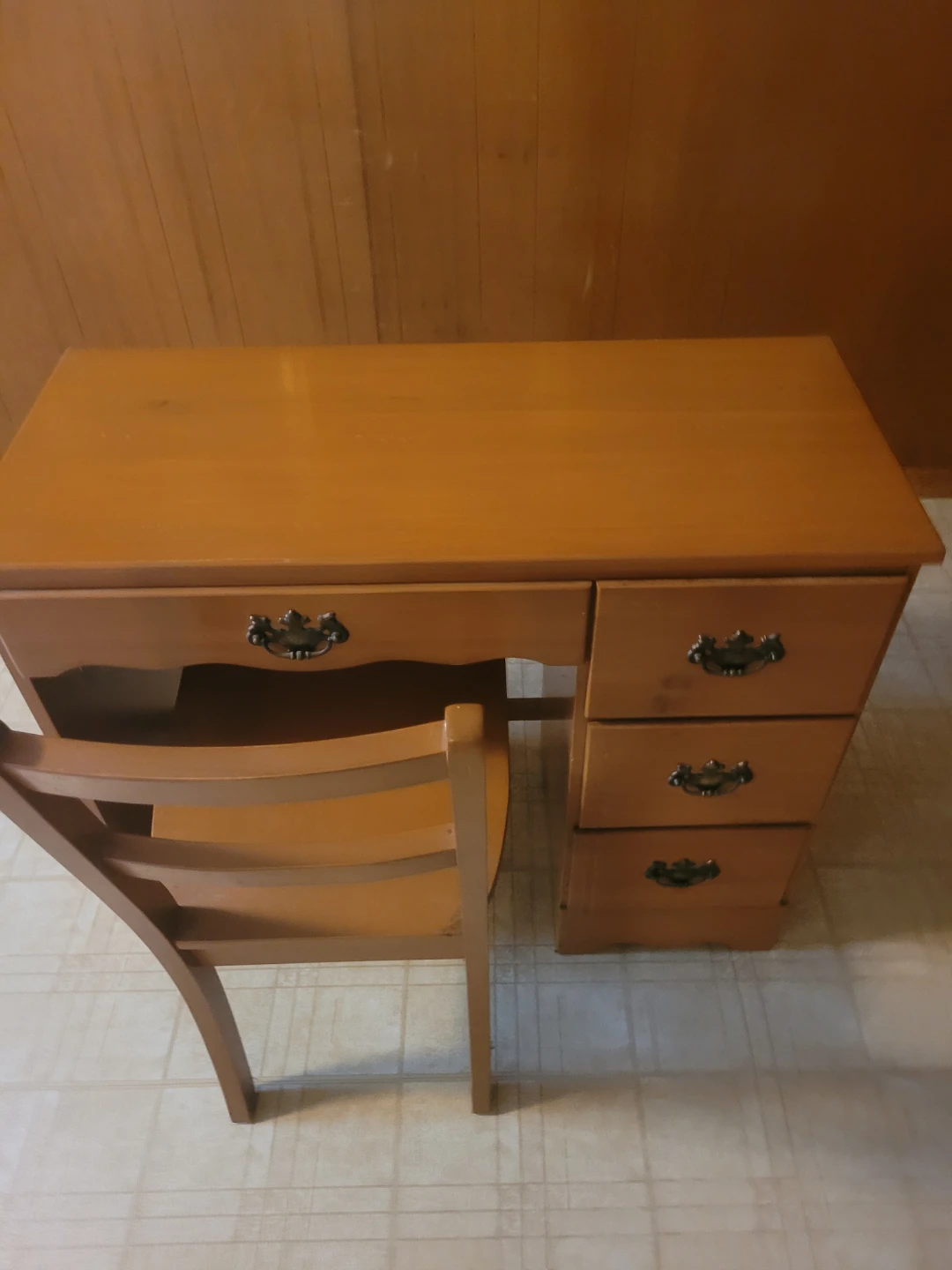 Desk& chair