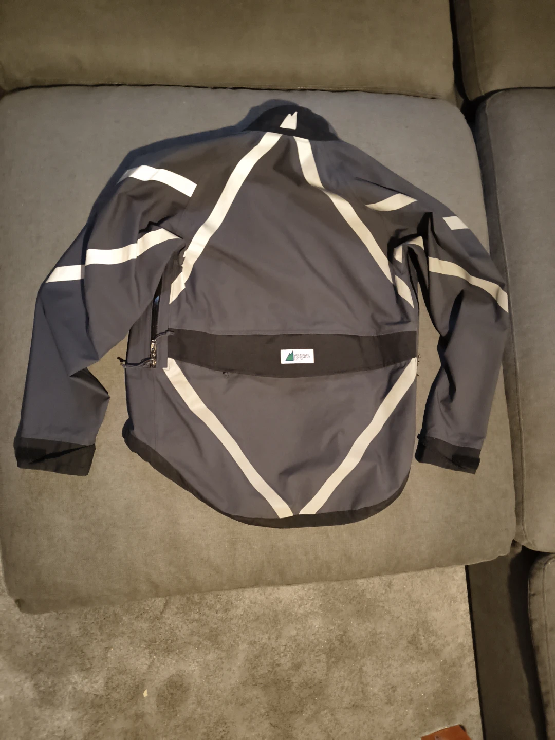 MEC Gore-Tech Women's Jacket, Size Medium - photo 3