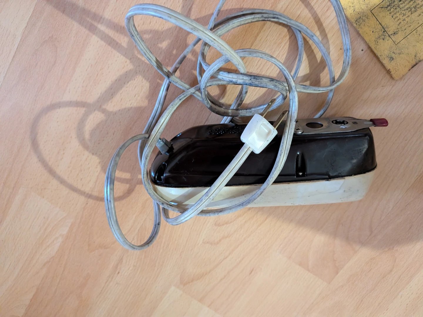 Ronson Roto-Shine Electric Shoe Polisher - photo 3