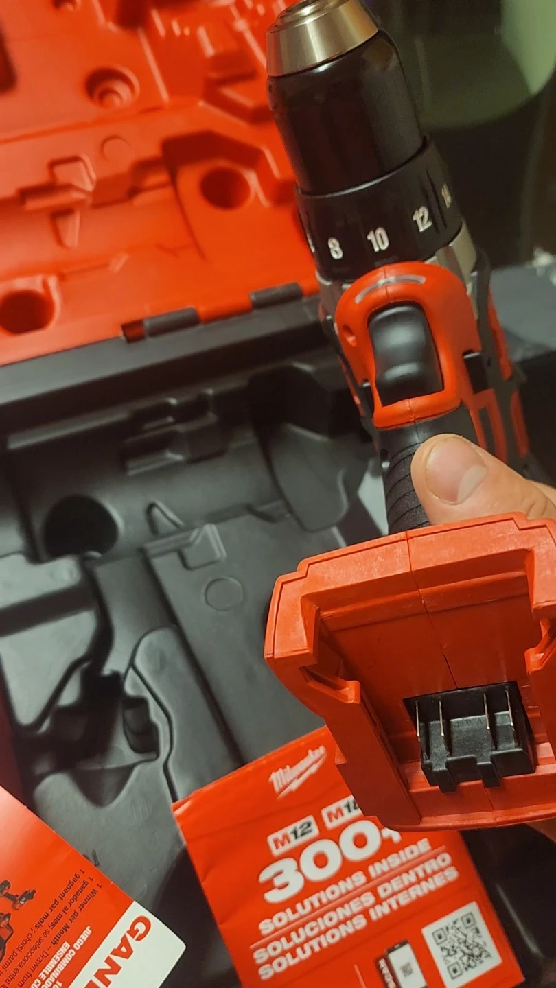 Milwaukee M18 FUEL Drill with battery and charger - photo 5