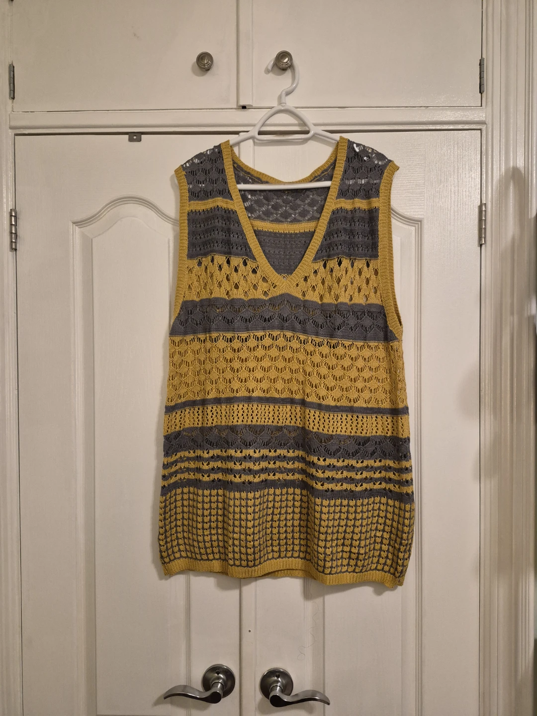 Sleeveless Sweater - Yellow & Grey