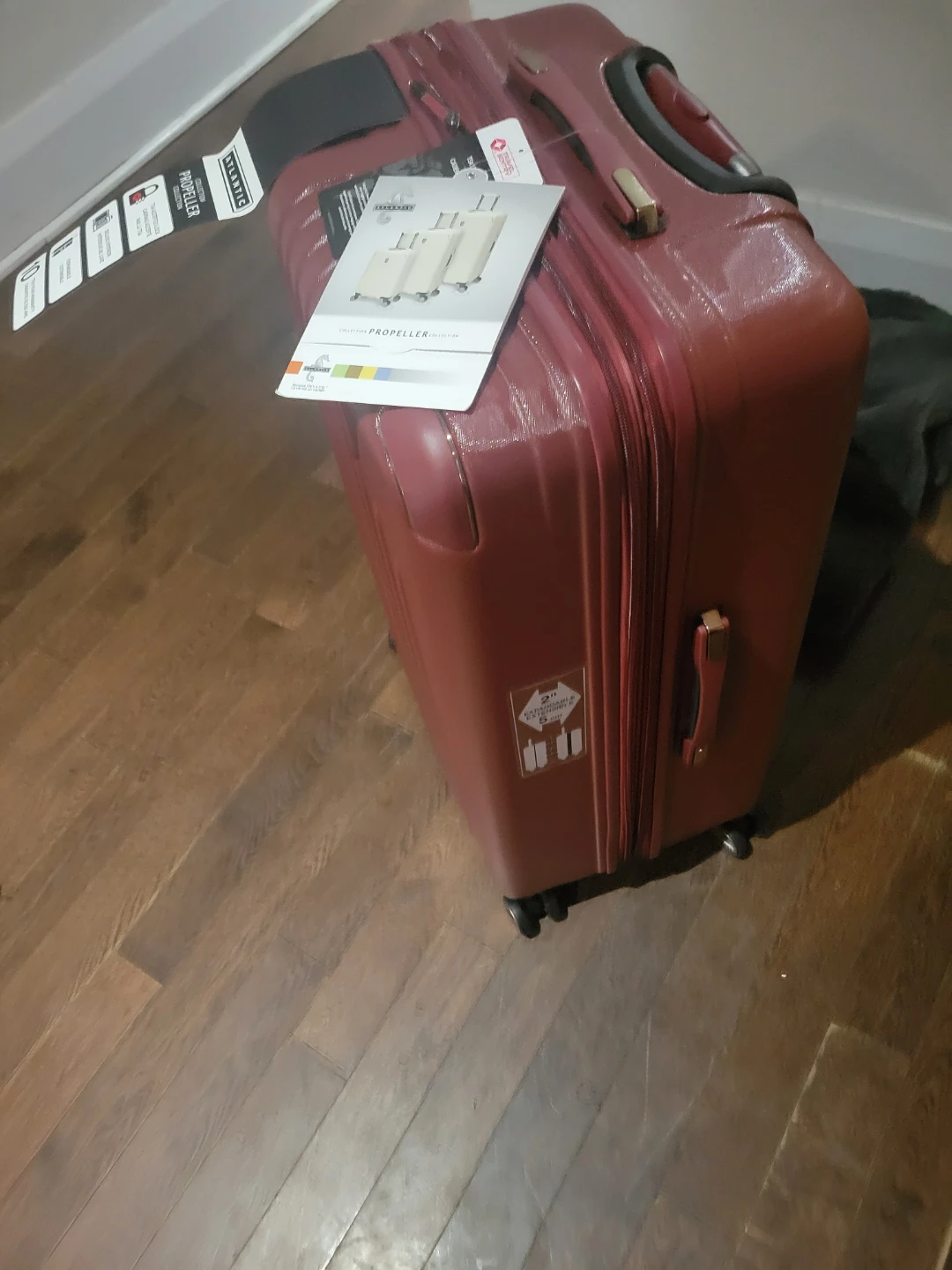 Atlantic 28" Expandable Hardshell Suitcase – Brand New