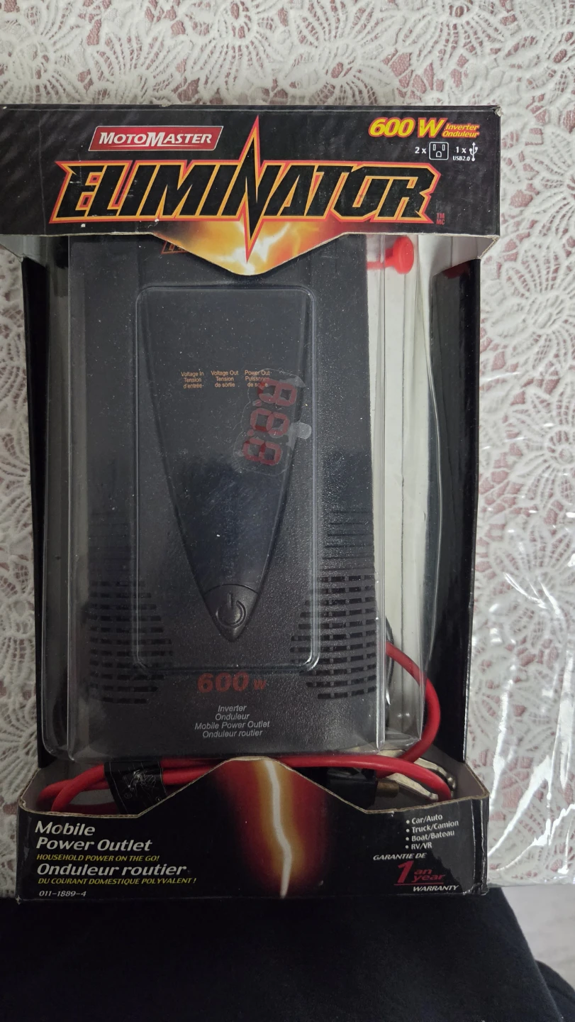 MotoMaster Eliminator 600W Power Inverter