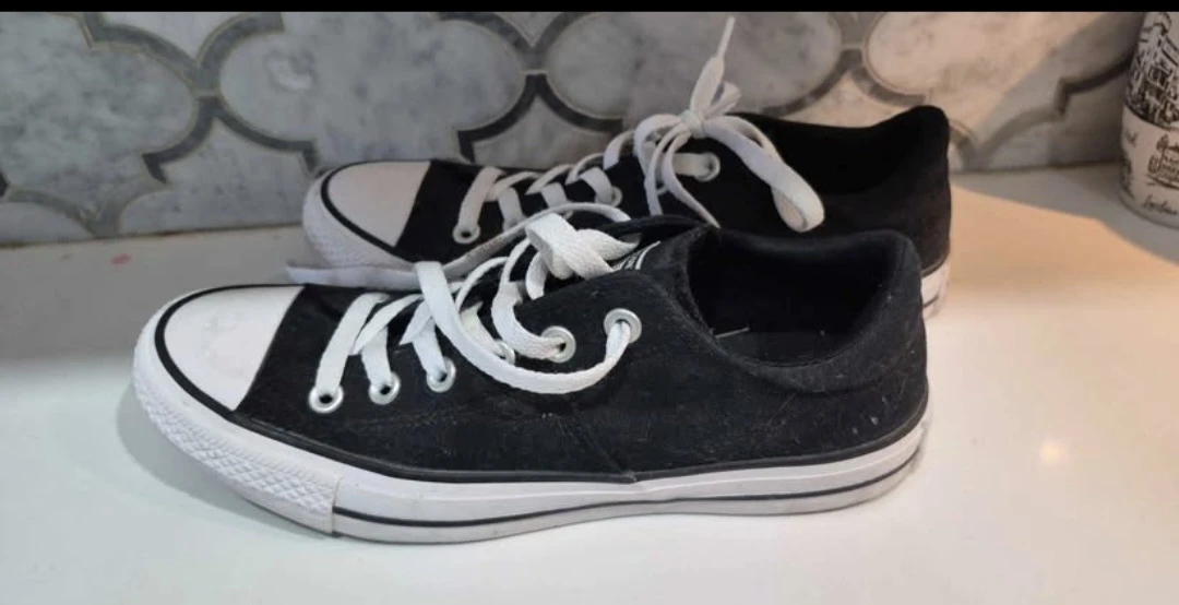 Womens size 9 Converse All Star Low Top Sneakers - photo 2