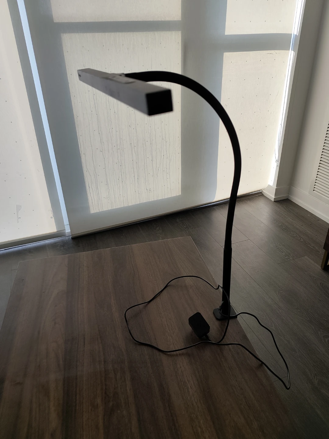 Keepoo Adjustable LED Desk Lamp