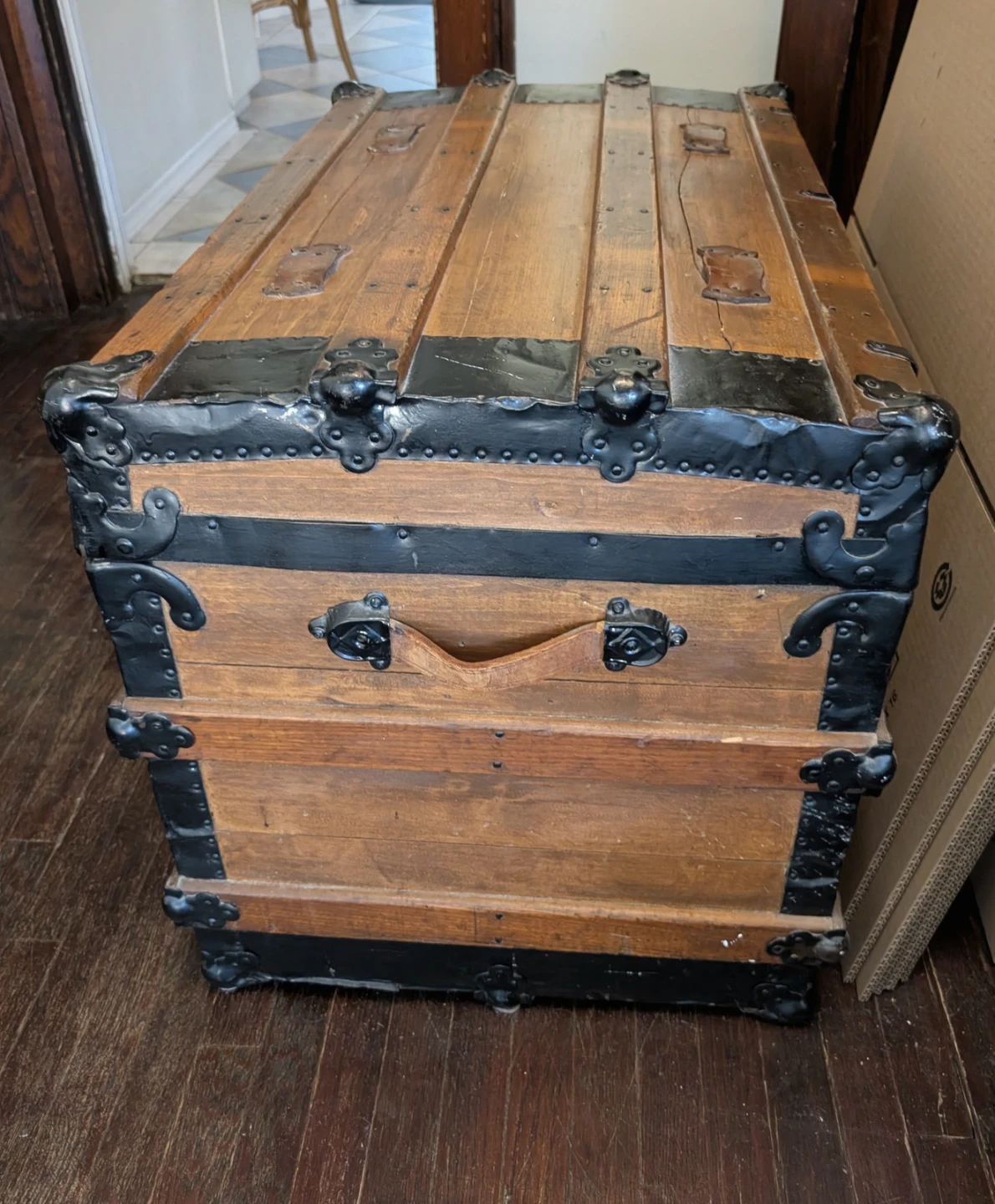 Vintage Wooden Trunk - photo 2